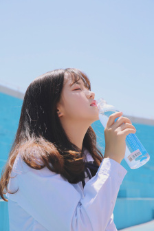 美女总监缠上我